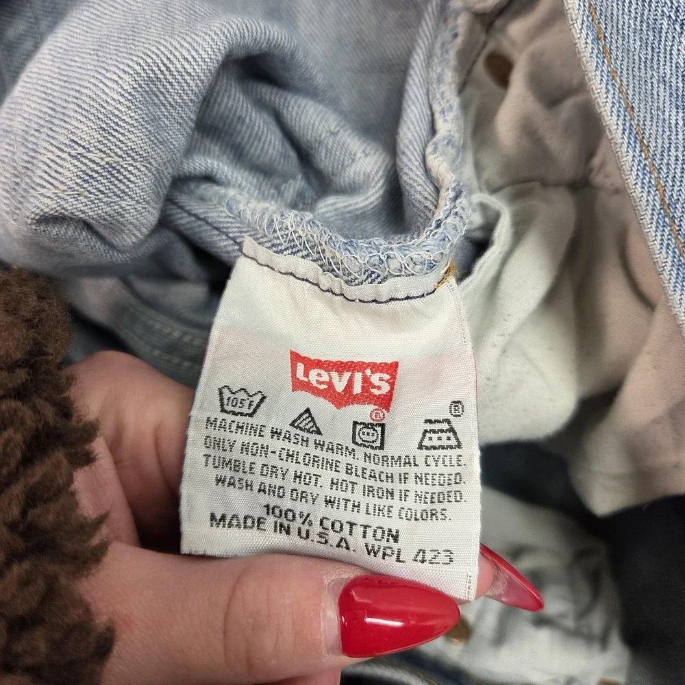 Vintage‎ Levis 501 Jeans Mens Light Blue Made USA Altered Stains 90s Fits 33x24